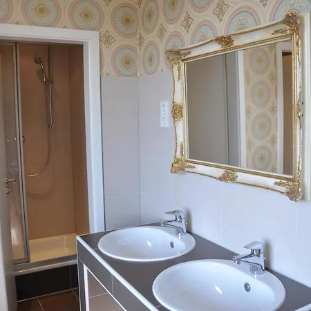 אכסניה Wohngemeinschaft