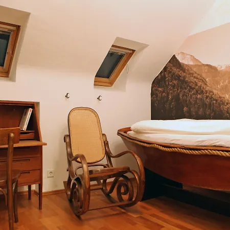 Wohngemeinschaft אכסניה